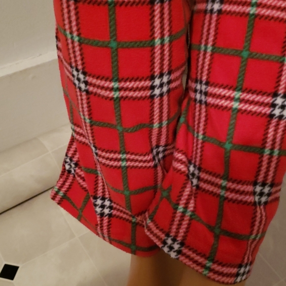 SLEEP WEAR SIZE SMALL - Picture 11 of 13